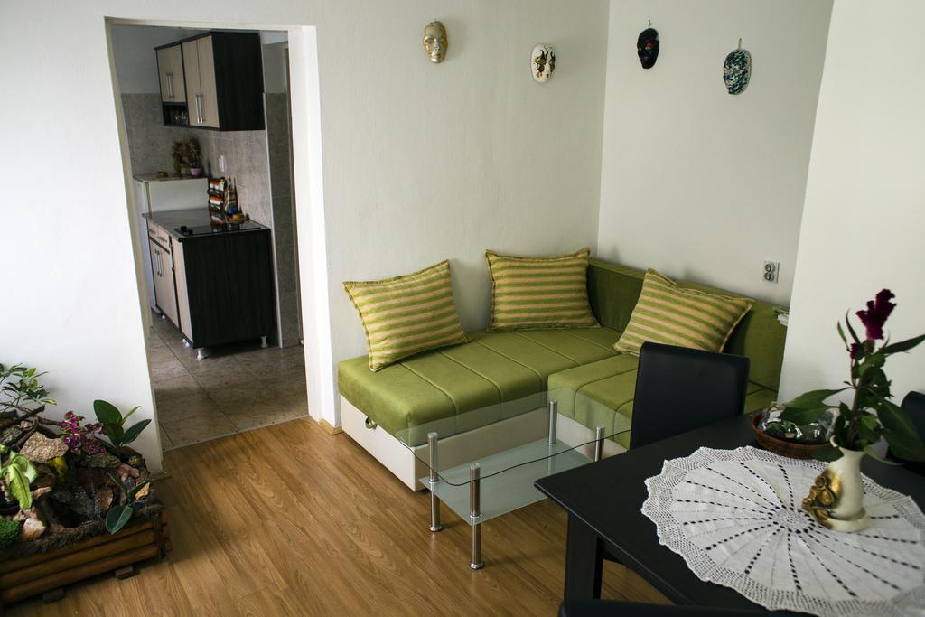 נובי סאד Green Apartment מראה חיצוני תמונה